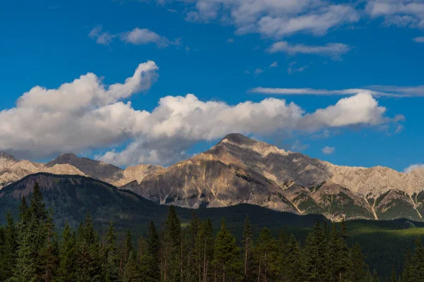 Piękny Krajobraz Górski Albercie Kanada — Zdjęcie stockowe