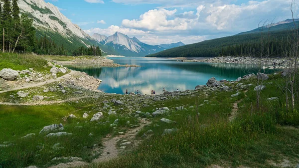 Hermoso Paisaje Con Lago Esmeralda Alberta Canadá —  Fotos de Stock