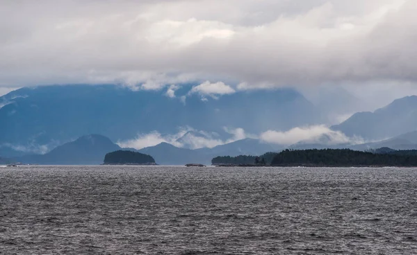 Красивый Мирный Пейзаж Природы Короткой Линией Горами Британской Колумбии Канада — стоковое фото