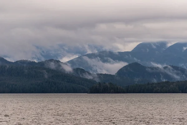 Bellissimo Paesaggio Naturale Tranquillo Con Litorale Montagne Columbia Britannica Canada — Foto Stock