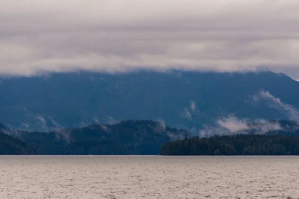 Magnifique Paysage Naturel Paisible Avec Littoral Montagnes Colombie Britannique Canada — Photo