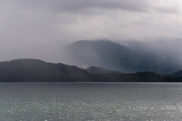 Bellissimo Paesaggio Naturale Tranquillo Con Litorale Montagne Columbia Britannica Canada — Foto Stock