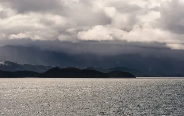 Wunderschöne Friedliche Naturlandschaft Mit Küste Und Bergen Britisch Kolumbianischer Landschaft — Stockfoto