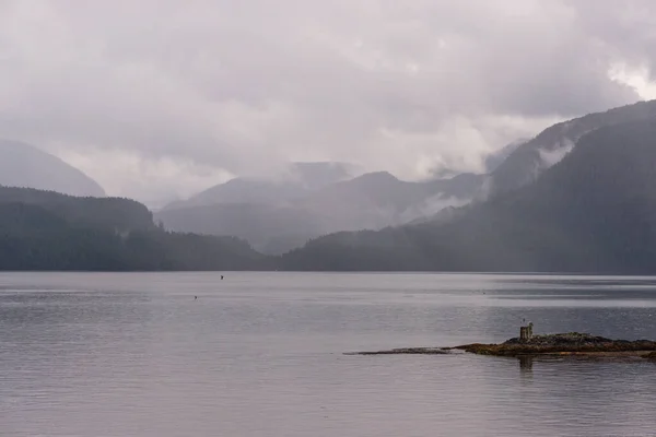 Beautiful Peaceful Nature Scenery Shoreline Mountains British Columbia Canada — Stock Photo, Image