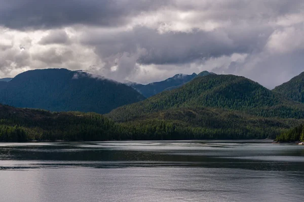 Bellissimo Paesaggio Naturale Tranquillo Con Litorale Montagne Columbia Britannica Canada — Foto Stock