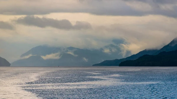 Magnifique Paysage Naturel Paisible Avec Littoral Montagnes Colombie Britannique Canada — Photo