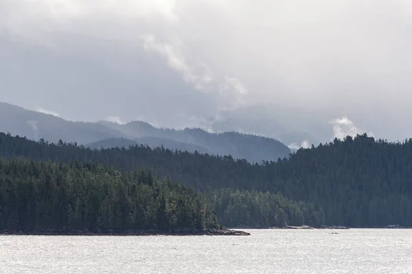 Beautiful Peaceful Nature Scenery Shoreline Mountains British Columbia Canada — Stock Photo, Image