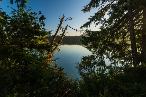 Krásný Klidný Přírodní Pohled Malebné Jezero Hory — Stock fotografie