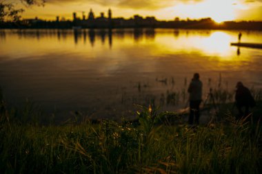 Gün batımında Mincio Nehri manzarası Lombardy, İtalya