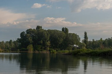 Lombardy, İtalya 'da güzel doğal manzara ve kırsal manzara 