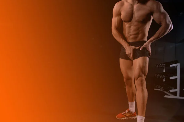 Atleta Masculino Ostenta Seu Corpo Atlético Ginásio Fisiculturista Cara Sexy — Fotografia de Stock