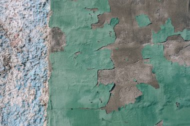 Soyulmuş boyalı eski bir duvar.
