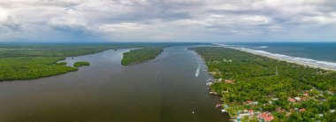 El Salvador 'un Jaltepeque halklarından hava manzarası.