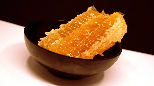 Yellow Honey Combs Black Plate White Black Background — Stock Photo, Image