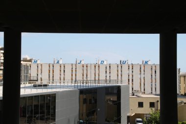 Split, Hırvatistan 'ın Split kentindeki futbol kulübü Hajduk' a adanmış Split 'teki bir iskan binasının tepesindeki yazılı yazı