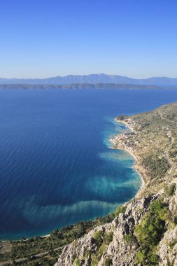 Dağ Biokovo 'dan Makarska, Dalmaçya ve Hırvatistan yakınlarındaki denize panoramik manzara