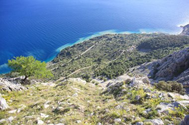 Dağ Biokovo 'dan Makarska, Dalmaçya ve Hırvatistan yakınlarındaki denize panoramik manzara