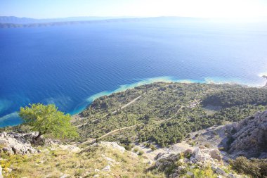 Dağ Biokovo 'dan Makarska, Dalmaçya ve Hırvatistan yakınlarındaki denize panoramik manzara