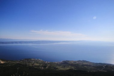 Biokovo Dağı 'ndan Adriyatik Denizi' ne ve Orta Dalmaçya Adalarına