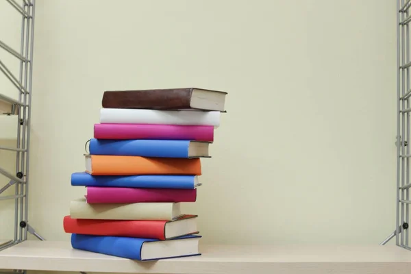 Pile Livres Sur Étagère — Photo