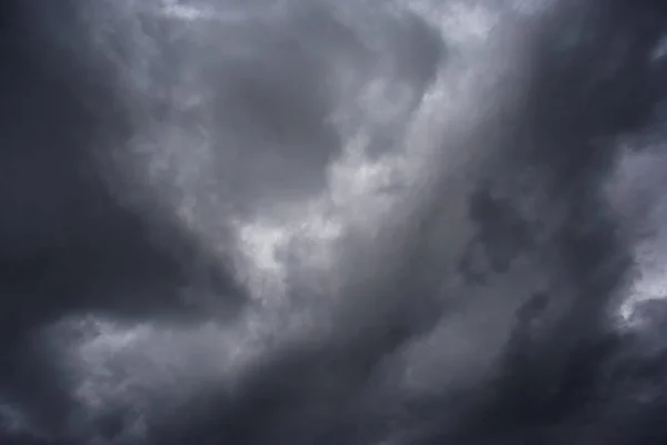 雨前的乌云 — 图库照片