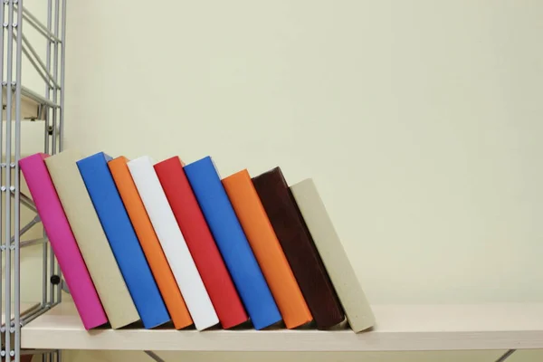 Pile Livres Sur Étagère — Photo