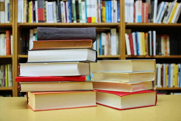 Stapel Boeken Bibliotheek — Stockfoto