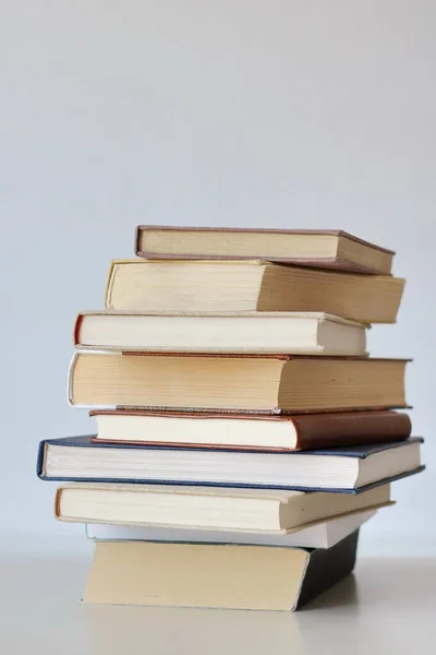 Pila Libros Sobre Fondo Blanco Fotografía Con Libros Escuela Biblioteca — Foto de Stock