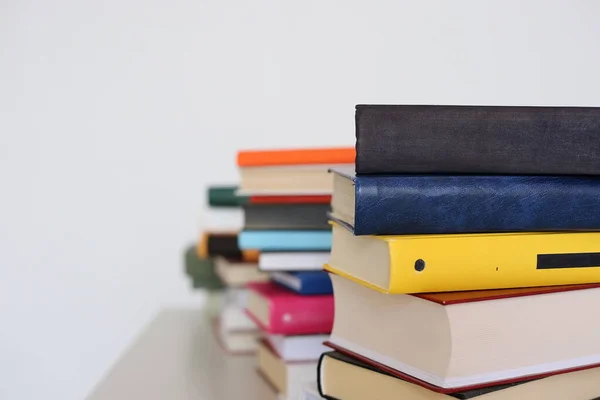 Stapel Boeken Witte Achtergrond — Stockfoto