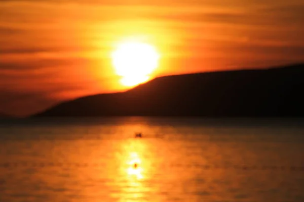 Auringonlasku Yli Meren Kroatiassa — kuvapankkivalokuva