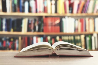 Kitapların, okulun, kütüphanenin yüksek kaliteli fotoğrafları, William Shakespeare, edebiyat, romanlar, kısa hikayeler, şiir, editoryal