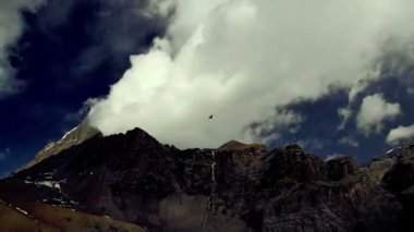 Himalaya Dağlarında Bulutlar Zaman Hızı