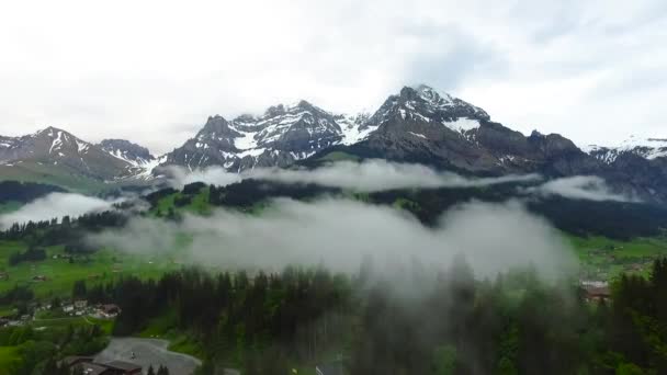 Vista Ciudad Montaña Desde Arriba Valley Overlook Casas Ciudad — Vídeo de stock