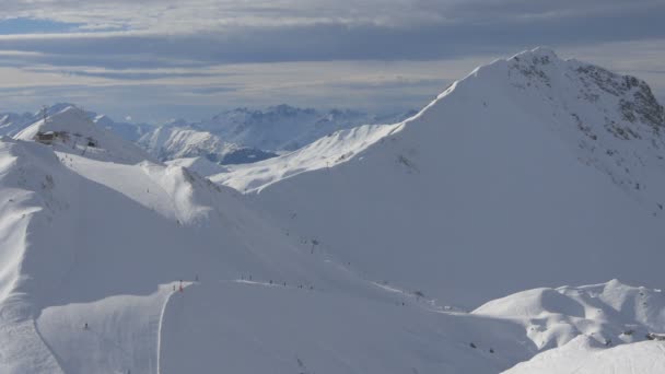 Declive Esqui Nos Alpes — Vídeo de Stock