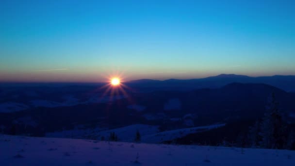 Зимнее Время Восхода Солнца Горах — стоковое видео