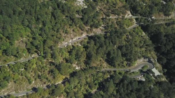 Serpentine Circulation Routière Dans Les Hautes Montagnes — Video