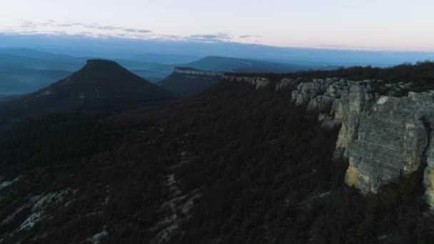 Sabah Dağ Manzarası Sis Dalgalarıyla — Stok video