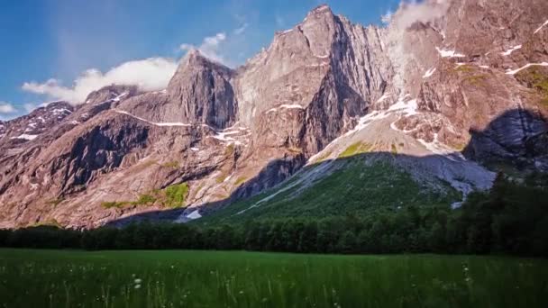 Timelapse Noruega Nuvens Bonitas Sobre Montanhas Por Sol Paisagem Nascer — Vídeo de Stock