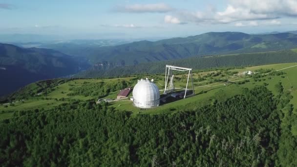 Ovanifrån Star Research Center Största Teleskopet Bergsområdet — Stockvideo