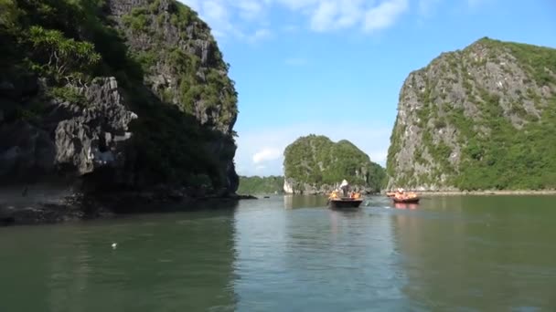 Grupo Turistas Guia Navegando Barcos Rumo Uns Aos Outros — Vídeo de Stock