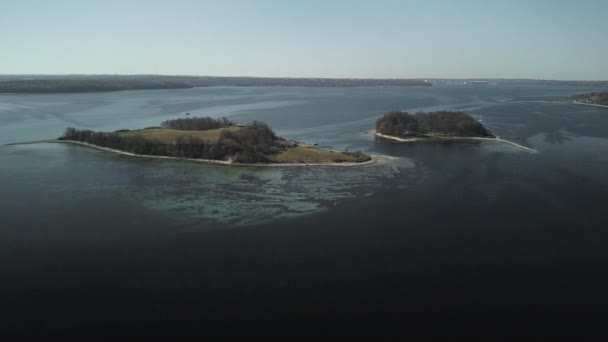 Grupo Ilhas Sonderhav Rodeado Por Águas Profundas Tranquilas Oceano Azul — Vídeo de Stock