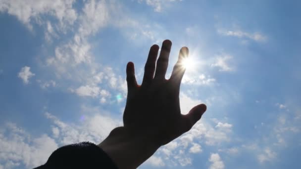 Mão Homem Alcançar Sol — Vídeo de Stock