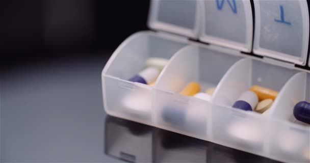 Blister Comprimidos Médicos Drogas Fundo Preto — Vídeo de Stock