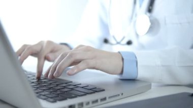 Doktor Laptop Kullan videosu