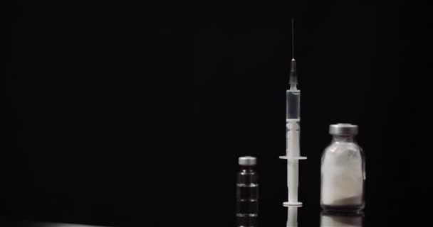 Шприц Лекарства Черном Фоне Изолированы — стоковое видео