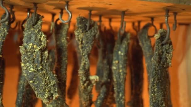 Biltong Südafrikanisches Beef Jerky Trockenfleisch — Stockvideo