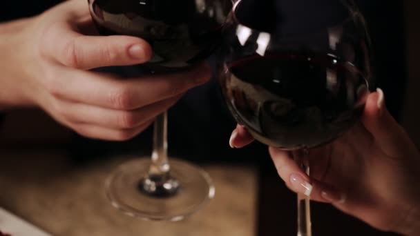 Happy Couple Fine Dining Restaurant Drink Wine Clinking Glasses — стоковое видео