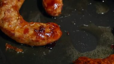 Tepemde Kızartma Halkası Fast Food Döküm Demir Tavada