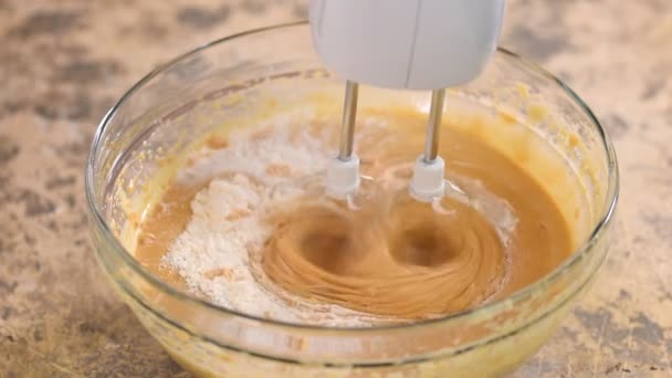 Mélange Ingrédients Cuisson Dans Bol Pour Gâteau — Video