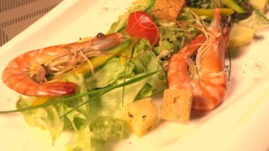 Karides Salatası Yemeği Videosu